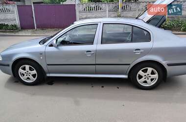 Ліфтбек Skoda Octavia 2003 в Мені