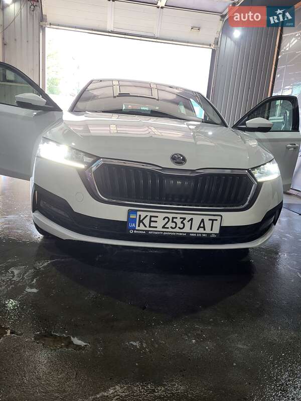 Лифтбек Skoda Octavia 2022 в Днепре