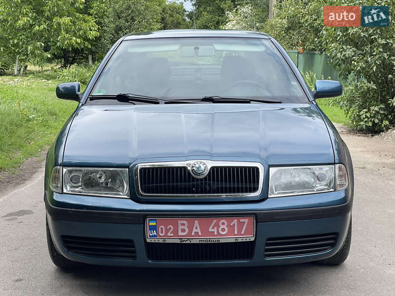 Лифтбек Skoda Octavia 2004 в Умани