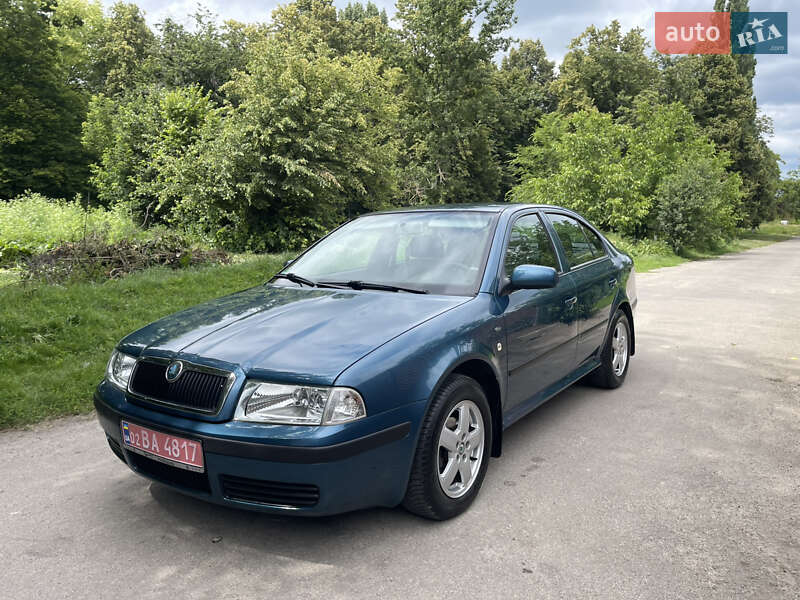 Лифтбек Skoda Octavia 2004 в Умани