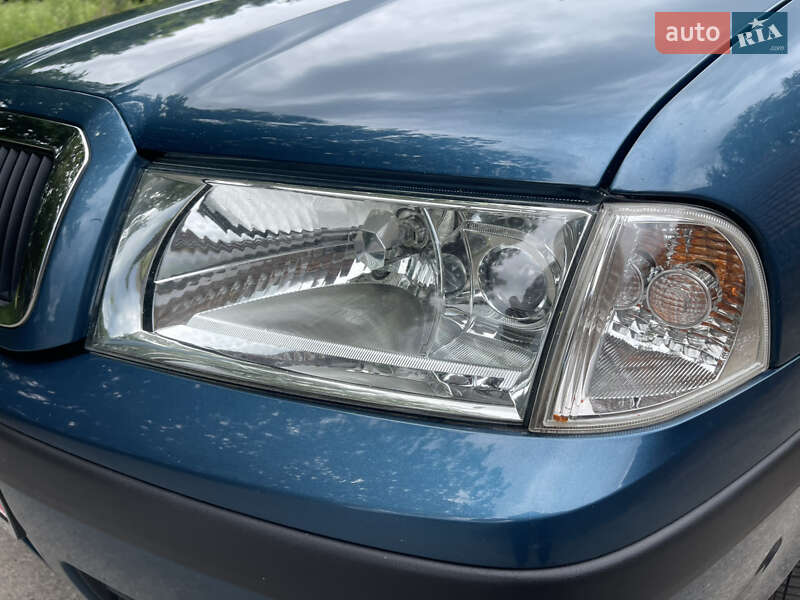 Лифтбек Skoda Octavia 2004 в Умани