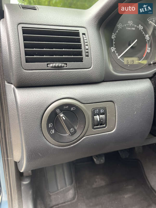 Лифтбек Skoda Octavia 2004 в Умани