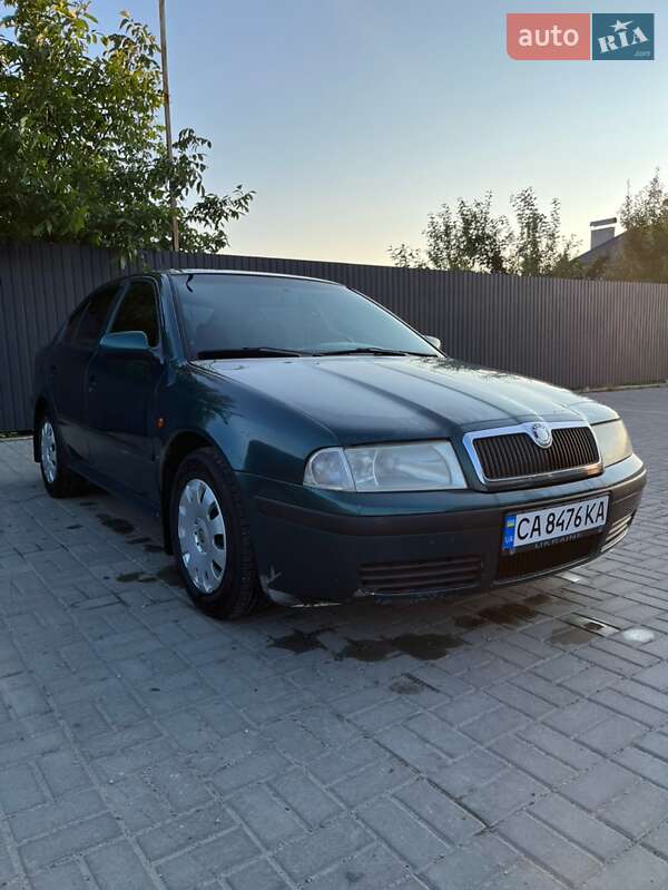 Ліфтбек Skoda Octavia 1998 в Черкасах