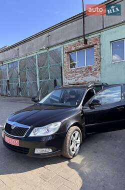 Універсал Skoda Octavia 2012 в Сумах