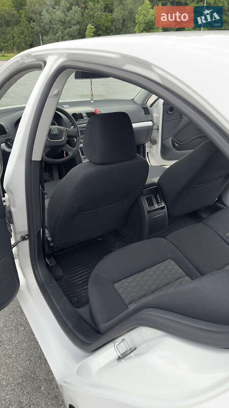 Лифтбек Skoda Octavia 2011 в Пустомытах