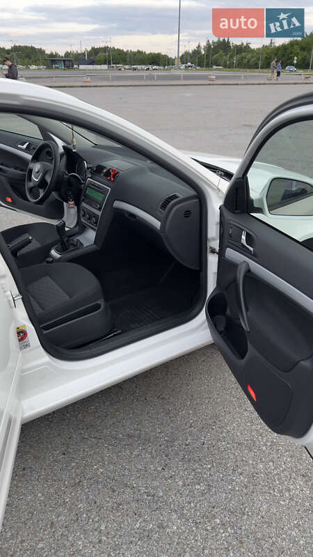 Лифтбек Skoda Octavia 2011 в Пустомытах