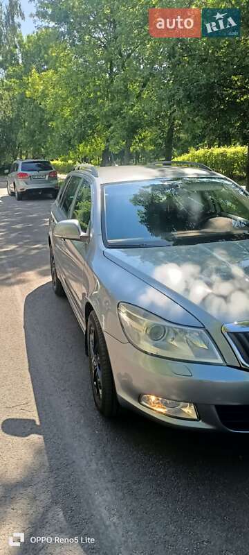 Універсал Skoda Octavia 2012 в Новояворівську