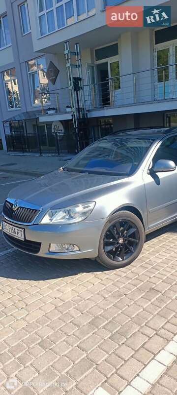 Універсал Skoda Octavia 2012 в Новояворівську