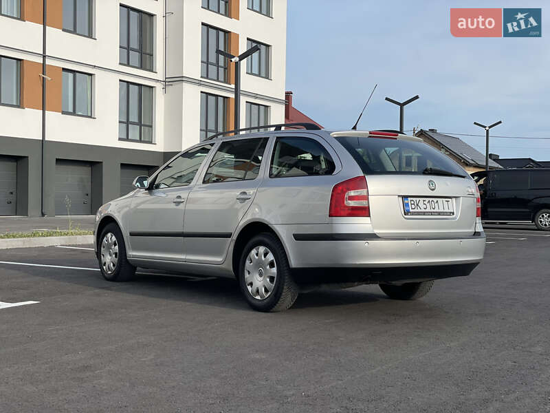 Универсал Skoda Octavia 2005 в Ровно