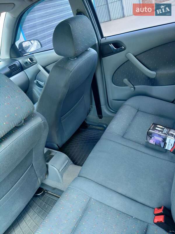 Ліфтбек Skoda Octavia 2001 в Томашполі