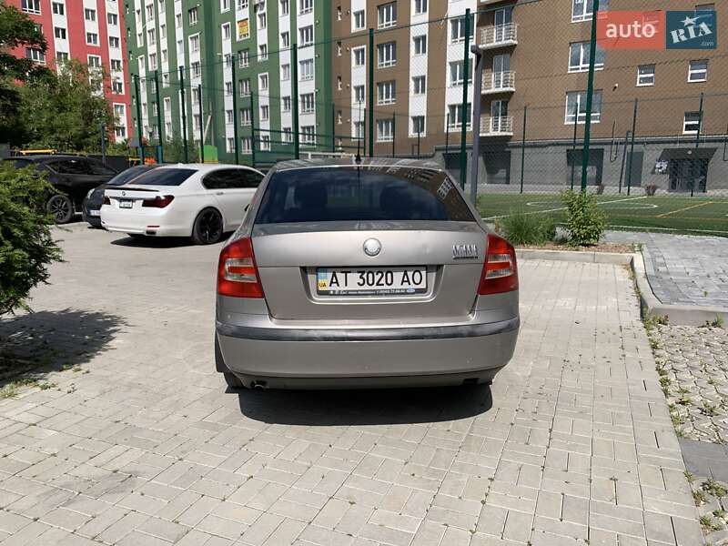 Лифтбек Skoda Octavia 2008 в Ивано-Франковске