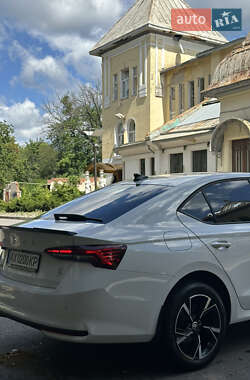 Ліфтбек Skoda Octavia 2024 в 