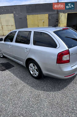Универсал Skoda Octavia 2010 в 