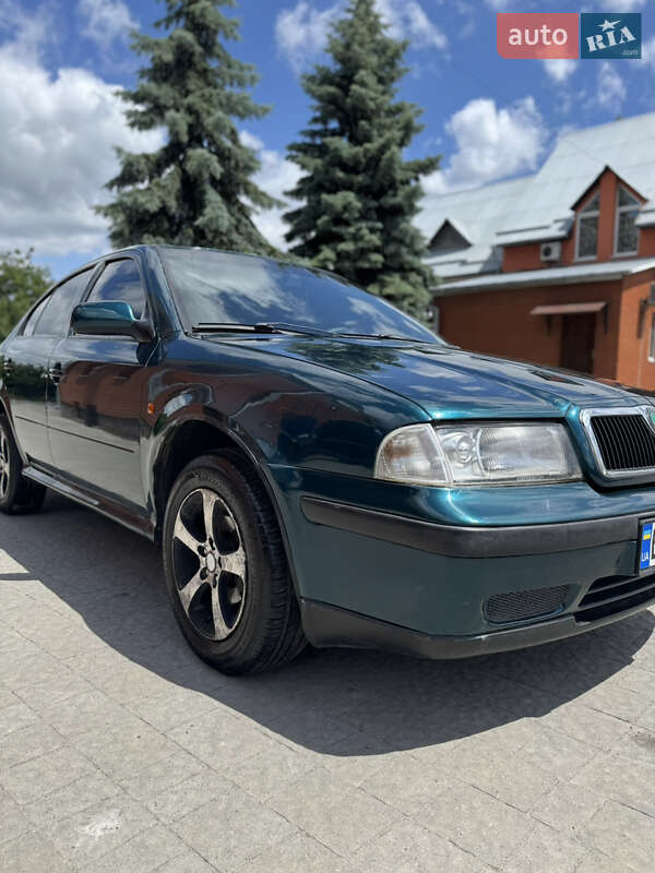 Ліфтбек Skoda Octavia 1999 в Кременці