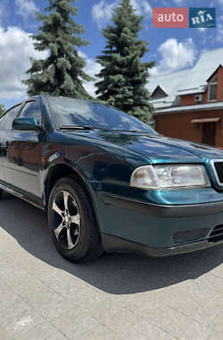 Лифтбек Skoda Octavia 1999 в 