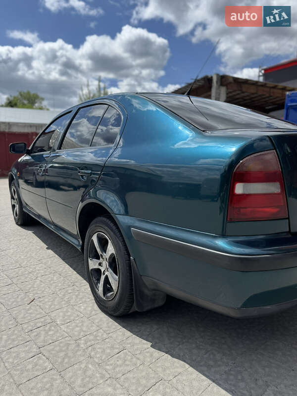 Ліфтбек Skoda Octavia 1999 в Кременці