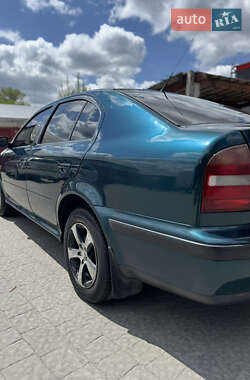 Лифтбек Skoda Octavia 1999 в 