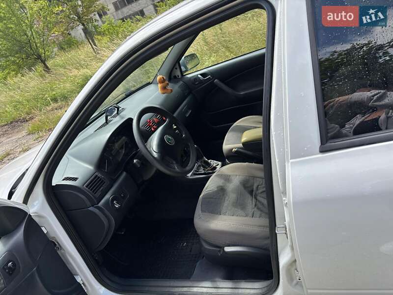 Универсал Skoda Octavia 2001 в Перемышлянах