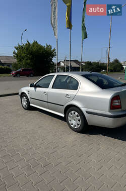 Лифтбек Skoda Octavia 2004 в 