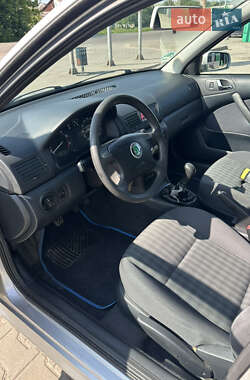 Лифтбек Skoda Octavia 2004 в 
