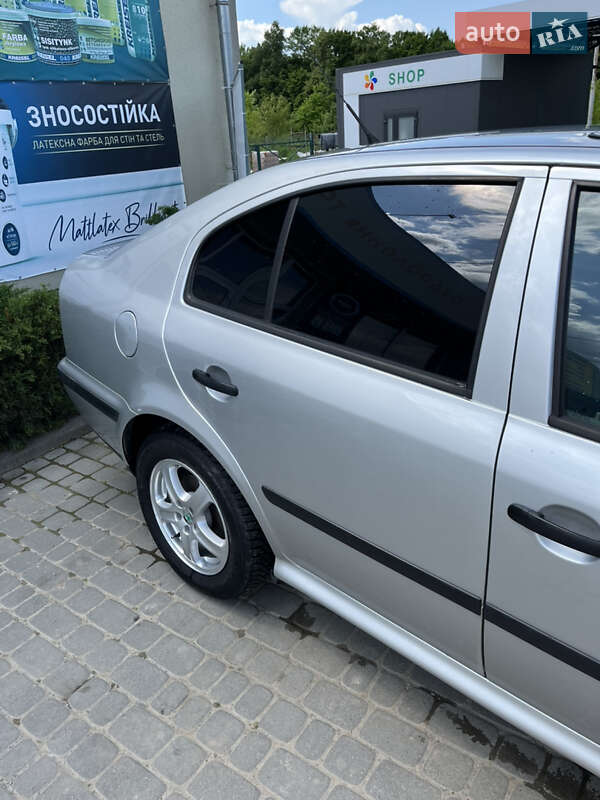 Ліфтбек Skoda Octavia 1999 в Самборі