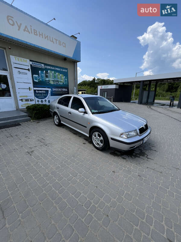 Ліфтбек Skoda Octavia 1999 в Самборі