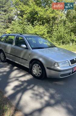 Универсал Skoda Octavia 2001 в Бородянке
