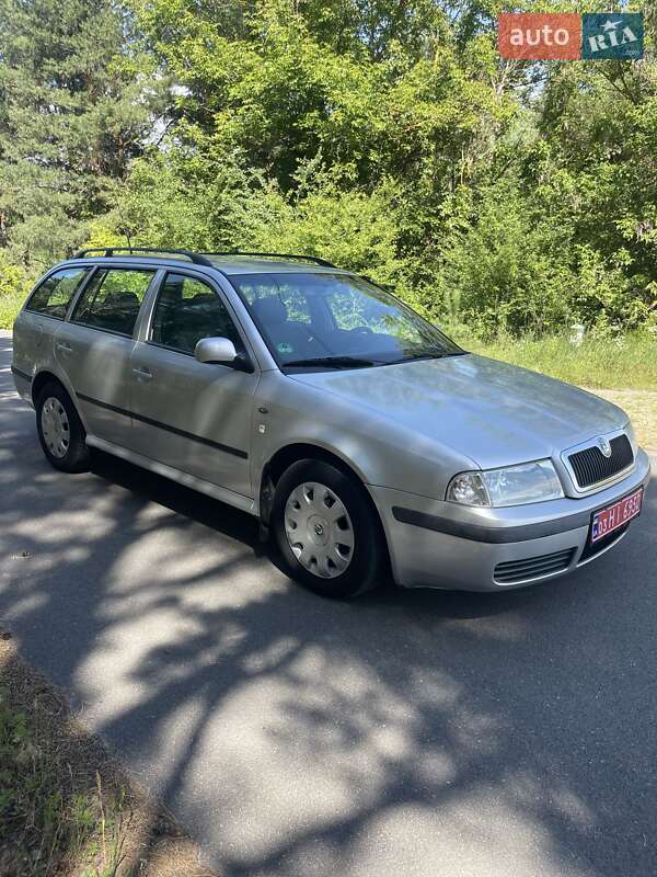 Универсал Skoda Octavia 2001 в Бородянке