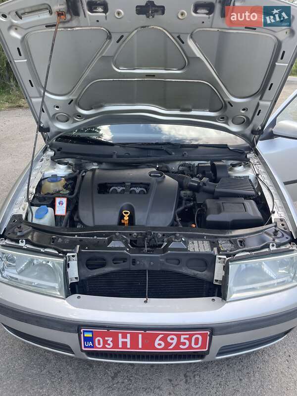 Универсал Skoda Octavia 2001 в Бородянке