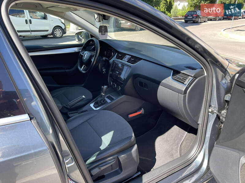 Универсал Skoda Octavia 2019 в Радивилове
