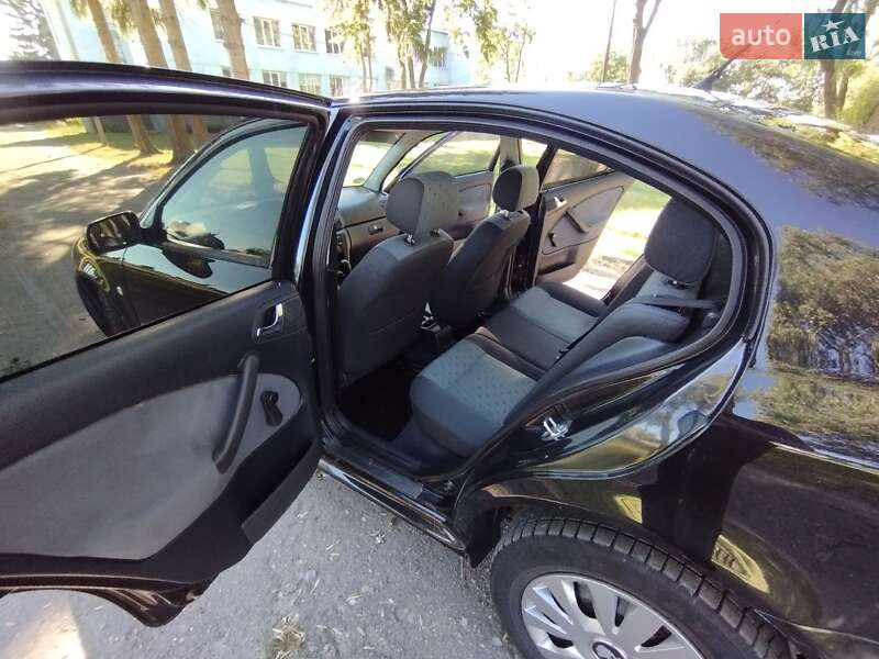 Лифтбек Skoda Octavia 2001 в Теофиполе