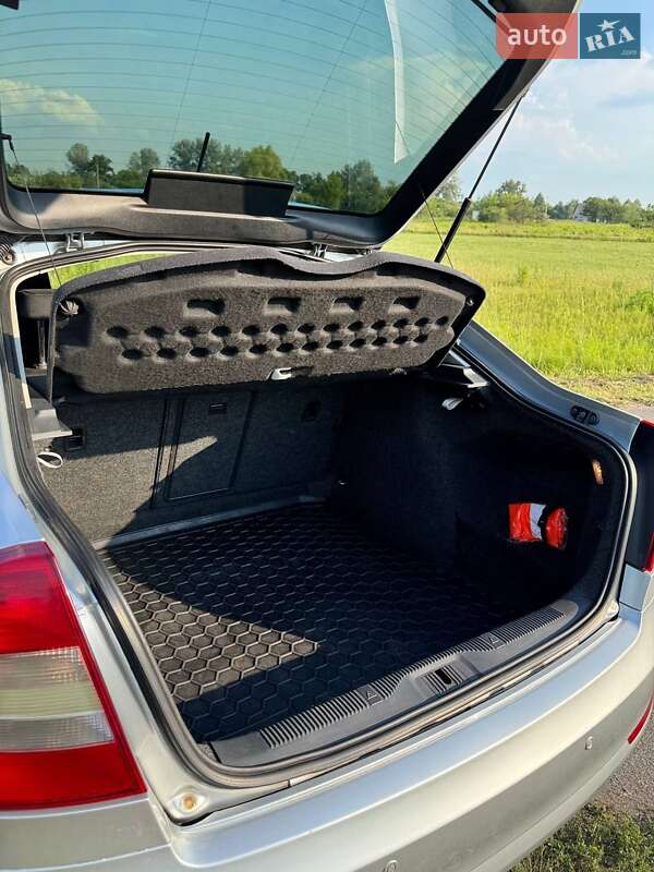 Лифтбек Skoda Octavia 2012 в Березане