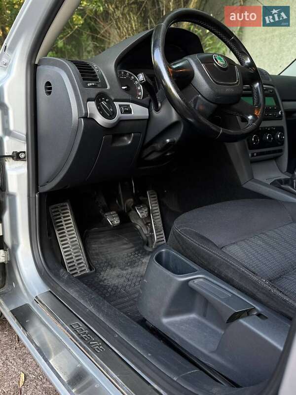 Лифтбек Skoda Octavia 2012 в Березане