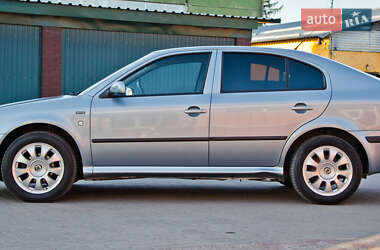 Лифтбек Skoda Octavia 2004 в 