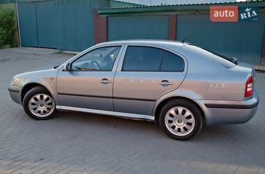 Лифтбек Skoda Octavia 2004 в 
