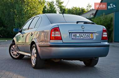 Лифтбек Skoda Octavia 2004 в 
