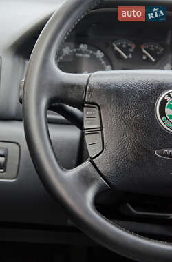 Лифтбек Skoda Octavia 2004 в 
