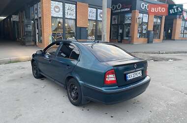 Ліфтбек Skoda Octavia 1998 в 
