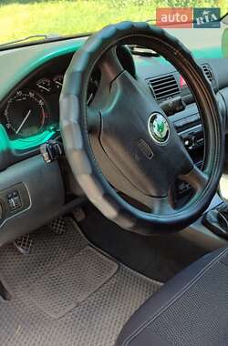 Лифтбек Skoda Octavia 2001 в 