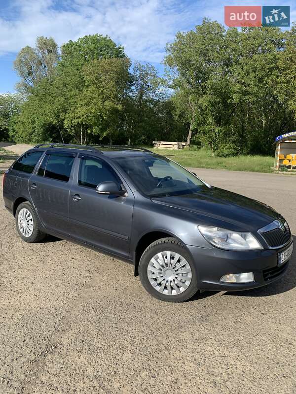 Універсал Skoda Octavia 2010 в Чернівцях