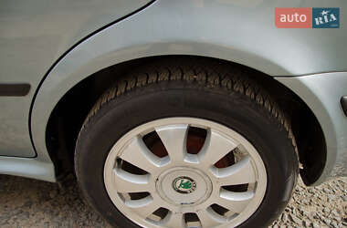 Лифтбек Skoda Octavia 2004 в 