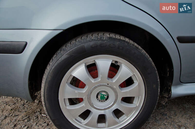 Лифтбек Skoda Octavia 2004 в Сарнах