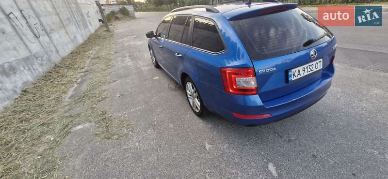 Универсал Skoda Octavia 2013 в Вишневом