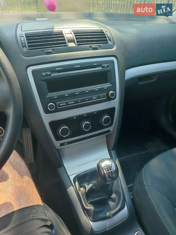 Лифтбек Skoda Octavia 2010 в Ивано-Франковске