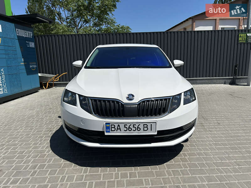 Лифтбек Skoda Octavia 2017 в Кропивницком