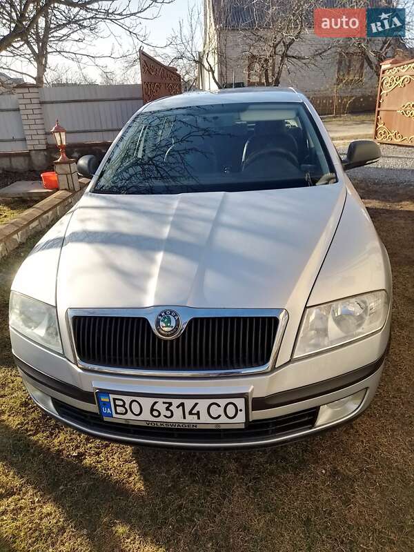 Лифтбек Skoda Octavia 2011 в Почаеве
