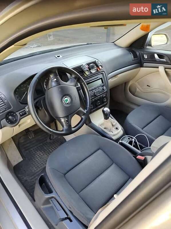 Лифтбек Skoda Octavia 2006 в Тячеве