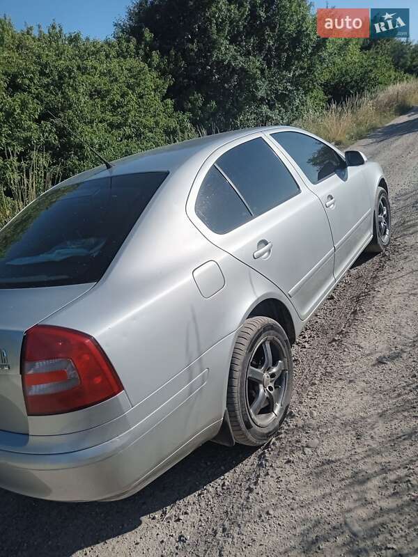 Лифтбек Skoda Octavia 2006 в Толстом