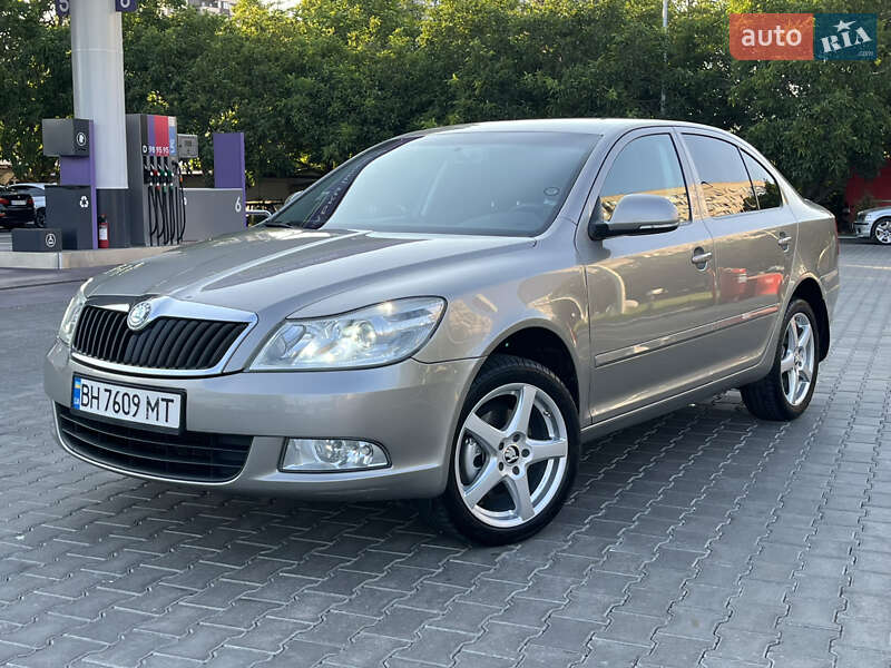 Лифтбек Skoda Octavia 2009 в Одессе