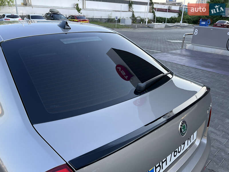 Лифтбек Skoda Octavia 2009 в Одессе